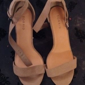 Torrid  wedge heels